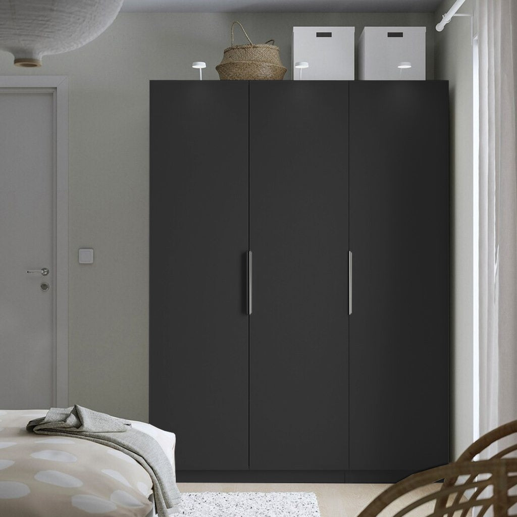 wardrobe 18
